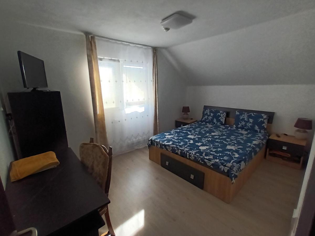 Cazare Adela Horezu Exteriér fotografie